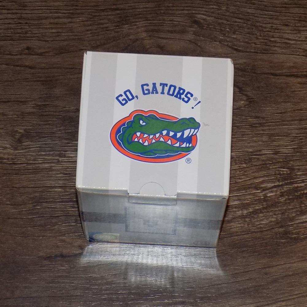 Scentsy University of Florida Gators Electric Wax Warmer and Bulb Set - Picture 3 of 4
